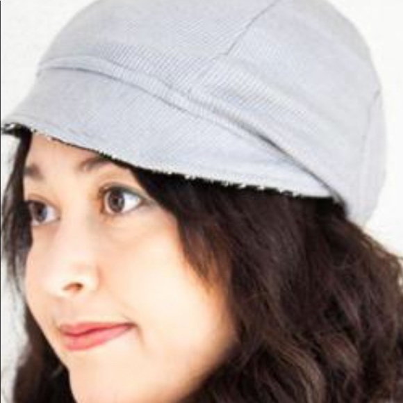 EUC slouchy reversible hat green/gold and gray - Picture 8 of 10